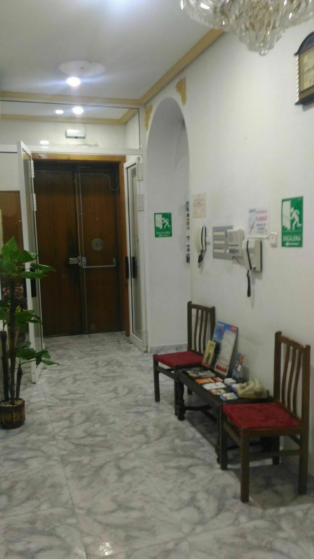 Hostal Palacios Fuencarral Madri Exterior foto