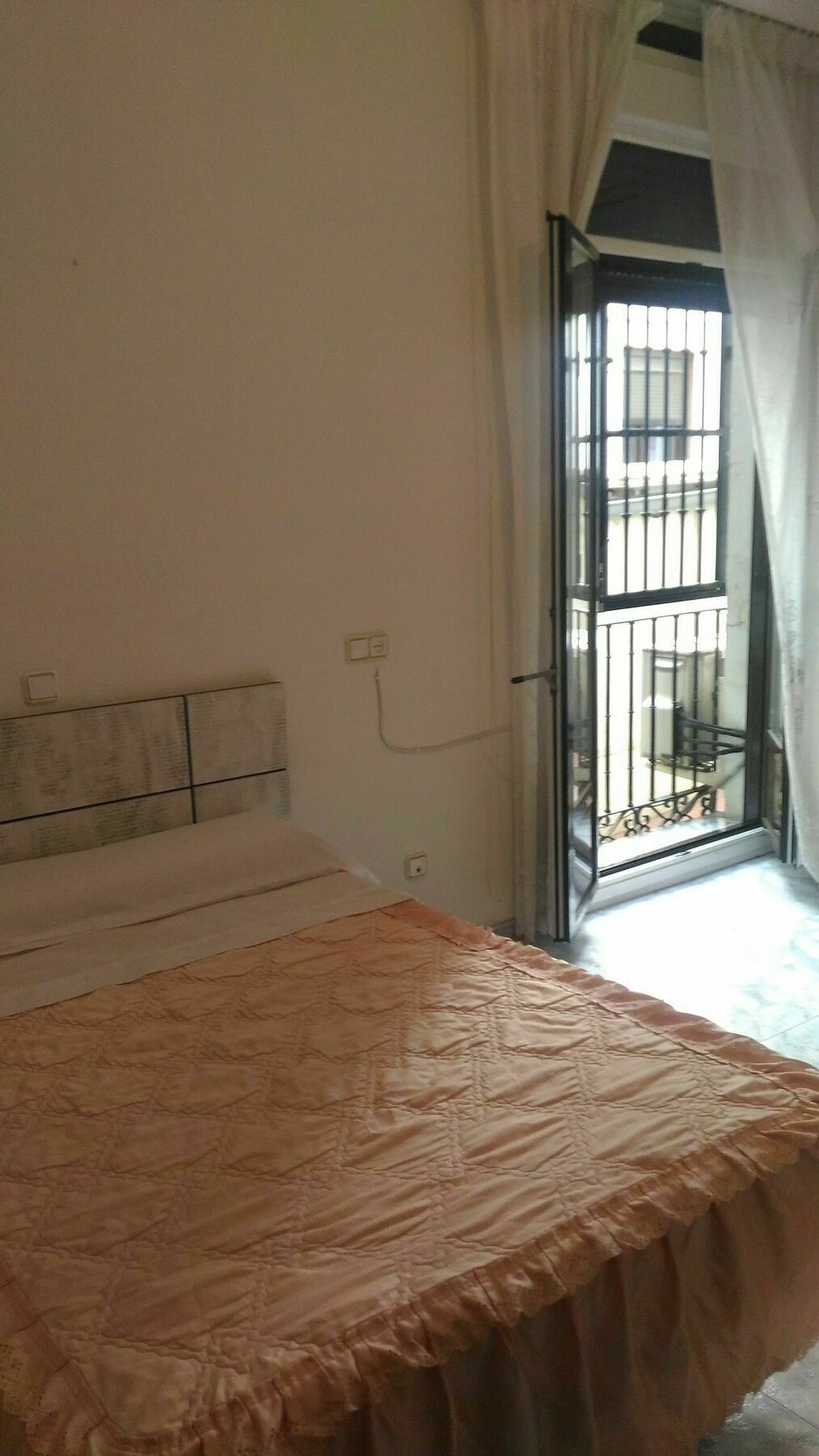 Hostal Palacios Fuencarral Madri Exterior foto